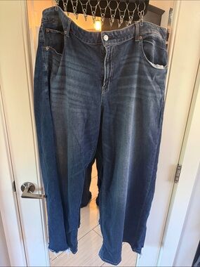 American Eagle Outfitters Women’s Low Rise Baggy Wide Leg Dark Blue Jeans